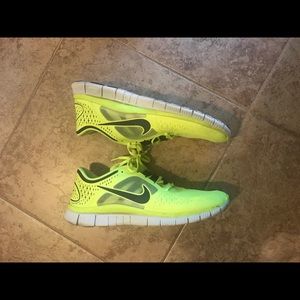Nike free volt sz15